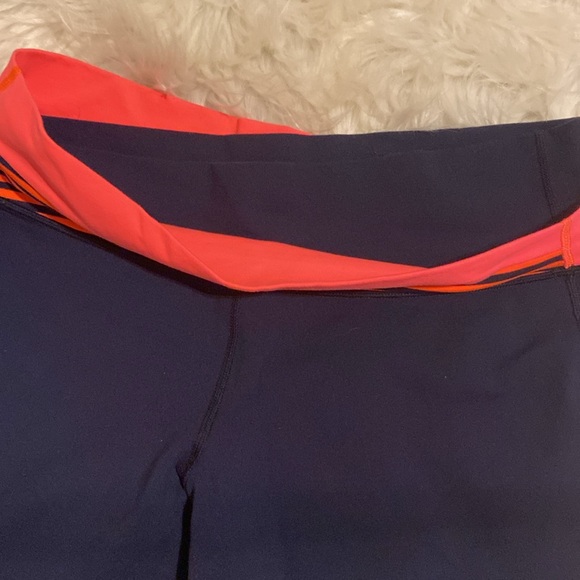 LULULEMON Yoga Pants Women’s Size 10 LULULEMON Wide Leg Stretch Workout Pants - Picture 10 of 12